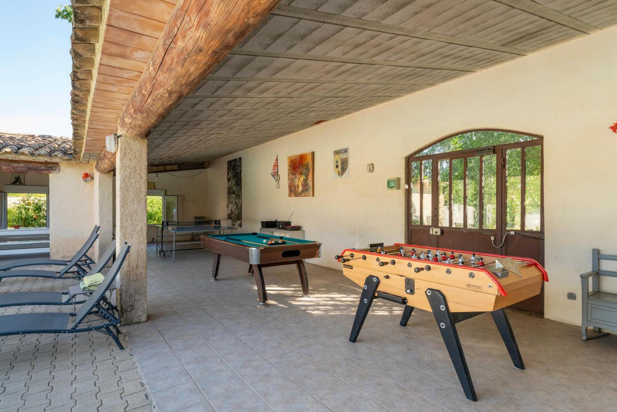 L'Ensemble Du Gite De Tante Berthe Camaret-sur-Aigues Exterior foto